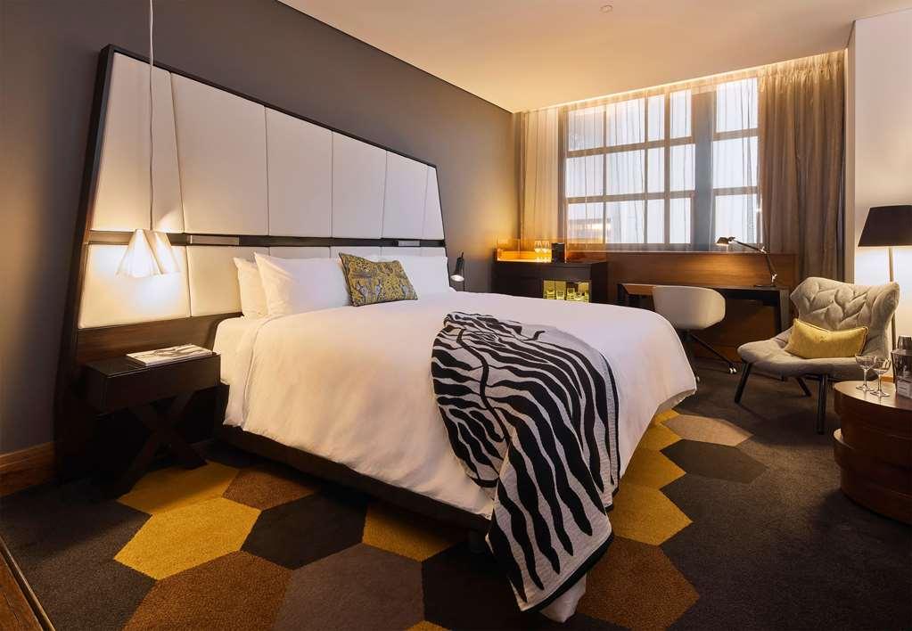 Hotel Qt Sydney Pokoj fotografie A guest room at the hotel