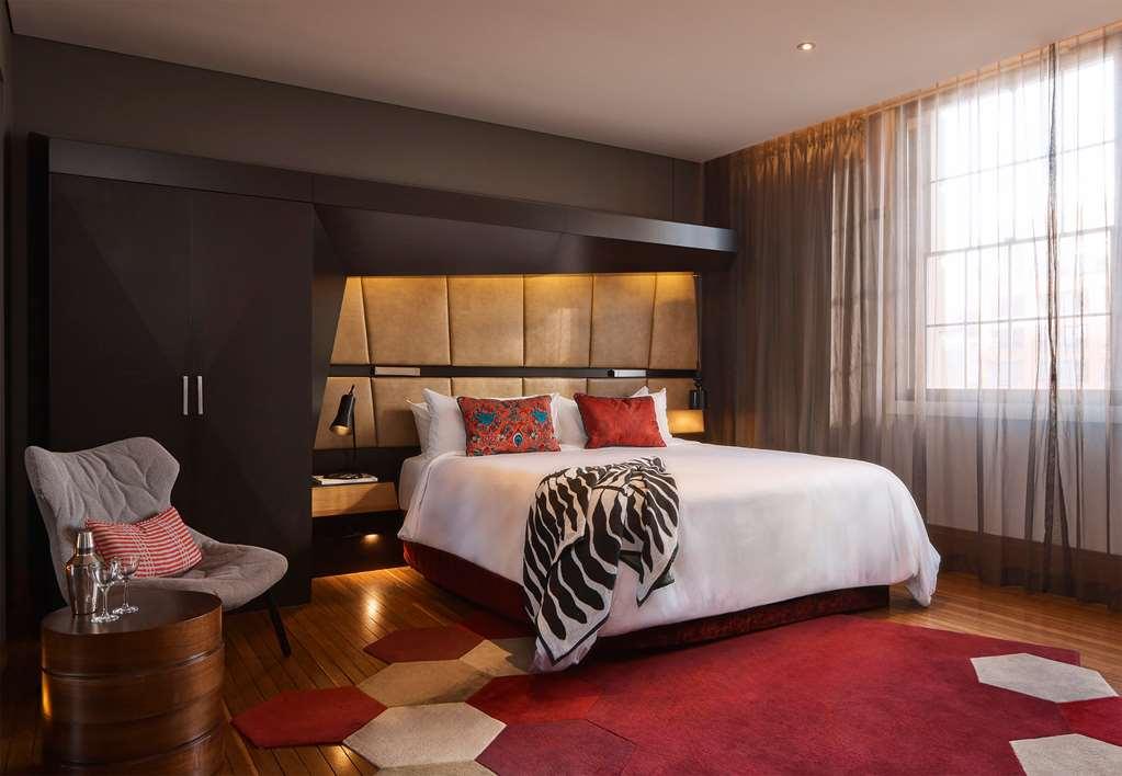 Hotel Qt Sydney Pokoj fotografie A bedroom at the hotel